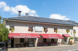 Hostal Mesón do Loyo: Alojamiento y Restaurante