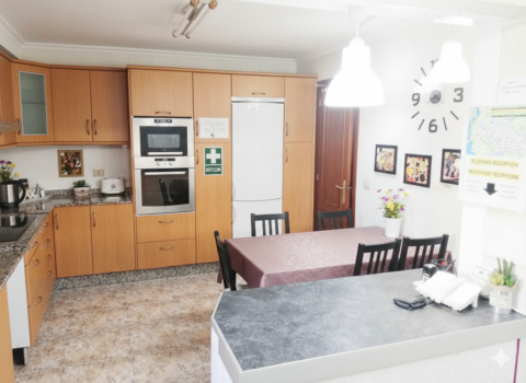 cocina albergue Aqua Portomarín