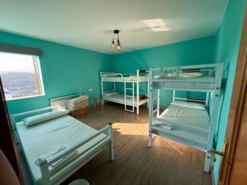 habitacion albergue pasiño a pasiño portomarin